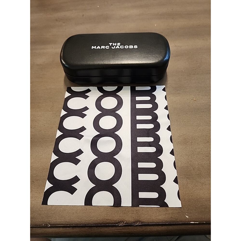 The Marc Jacobs Black Hard Eyewear Eyeglass Case + Cloth